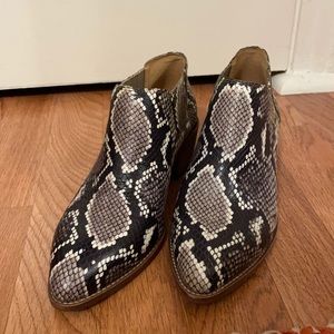 Madewell snake print leather Chelsea ankle boots sz 7 NWOT